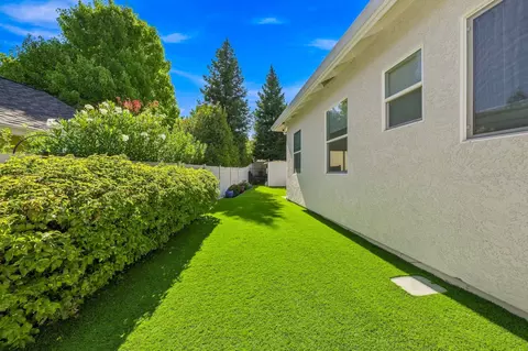 Exterior - 5707 Constitution Way, Redding, CA 96003 photo 8 of 10