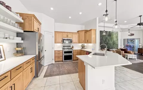 Kitchen - 5707 Constitution Way, Redding, CA 96003 photo 4 of 7