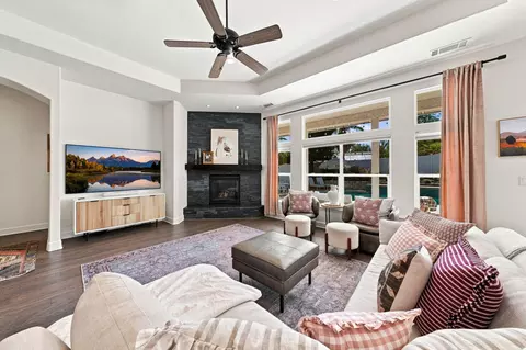 Living - 5707 Constitution Way, Redding, CA 96003 photo 5 of 5