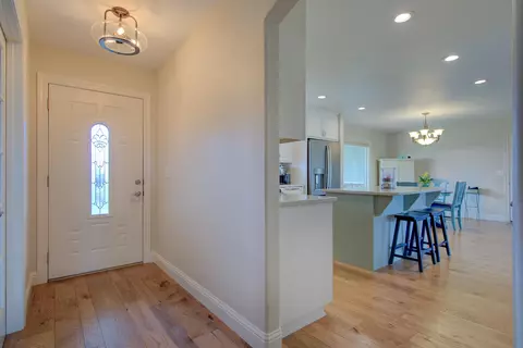 12249 Manzanoaks Dr, Redding, CA 96003 photo 5