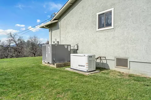 12249 Manzanoaks Dr, Redding, CA 96003 photo 40