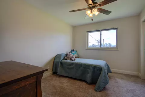 12249 Manzanoaks Dr, Redding, CA 96003 photo 24