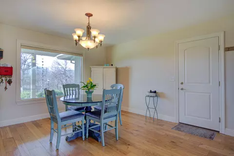12249 Manzanoaks Dr, Redding, CA 96003 photo 13