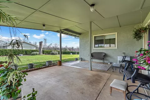 12249 Manzanoaks Dr, Redding, CA 96003 photo 37