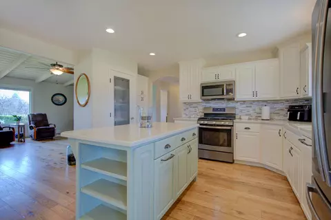 12249 Manzanoaks Dr, Redding, CA 96003 photo 7