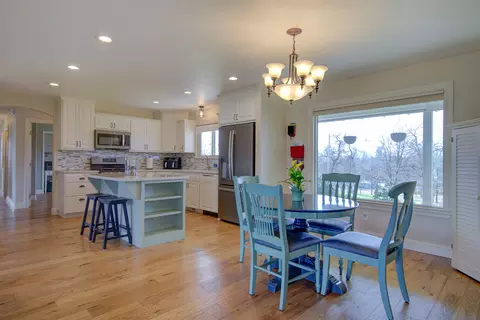 12249 Manzanoaks Dr, Redding, CA 96003 photo 11