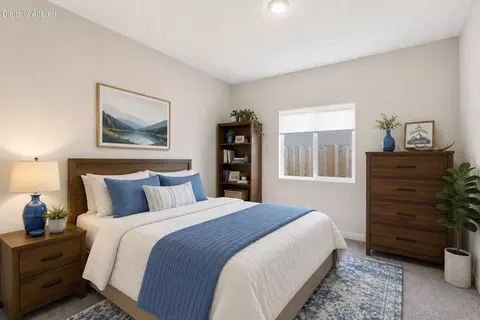 Bedroom - 5237 Monaco Pkwy, Redding, CA 96002 photo 3 of 4