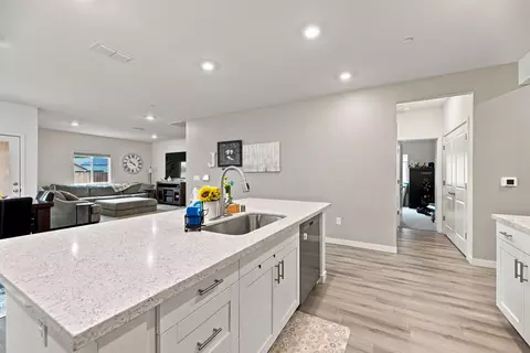 Kitchen - 5237 Monaco Pkwy, Redding, CA 96002 photo 2 of 5