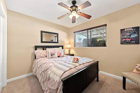 Bedroom - 1360 Hemlock Ave, Anderson, CA 96007 photo 5 of 6