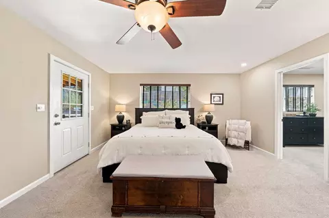 Bedroom - 1360 Hemlock Ave, Anderson, CA 96007 photo 2 of 6