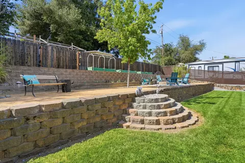 Exterior - 1360 Hemlock Ave, Anderson, CA 96007 photo 5 of 12