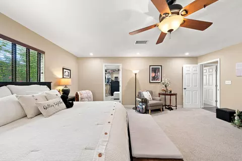 Bedroom - 1360 Hemlock Ave, Anderson, CA 96007 photo 3 of 6