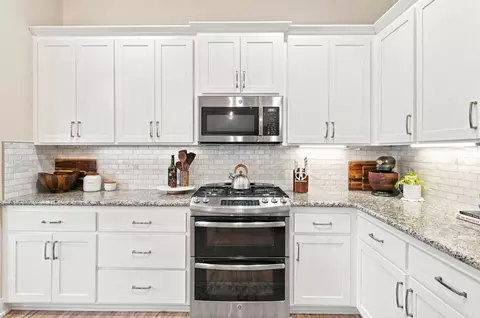 Kitchen - 4689 Kilkee Dr, Redding, CA 96001 photo 3 of 6
