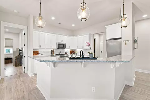 Kitchen - 4689 Kilkee Dr, Redding, CA 96001 photo 1 of 6