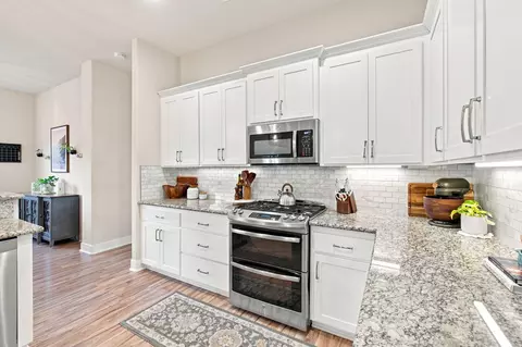 Kitchen - 4689 Kilkee Dr, Redding, CA 96001 photo 2 of 6