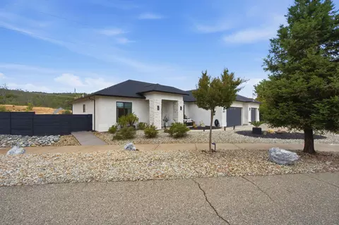 Exterior - 4689 Kilkee Dr, Redding, CA 96001 photo 4 of 13