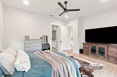 Bedroom - 4689 Kilkee Dr, Redding, CA 96001 photo 2 of 4