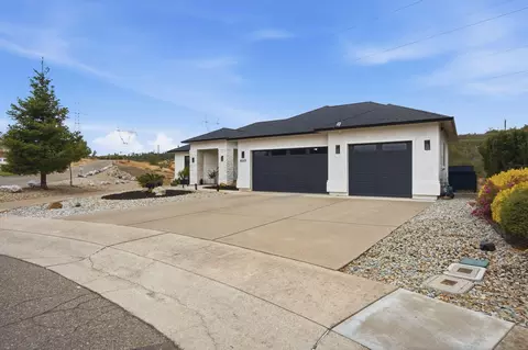 Exterior - 4689 Kilkee Dr, Redding, CA 96001 photo 2 of 13