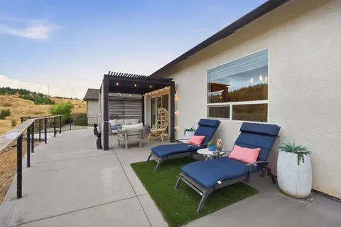 Exterior - 4689 Kilkee Dr, Redding, CA 96001 photo 8 of 13