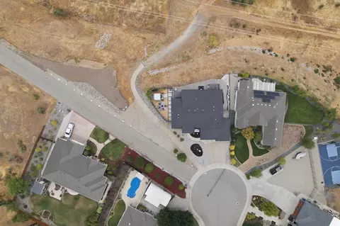 View/Area - 4689 Kilkee Dr, Redding, CA 96001 photo 1 of 7