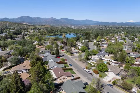 View/Area - 4689 Kilkee Dr, Redding, CA 96001 photo 6 of 7