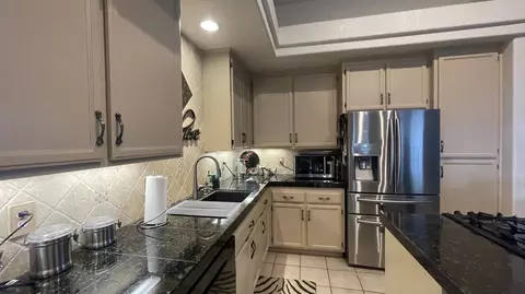 Kitchen - 208 Viking Ct, Windsor, CA 95492 photo 1 of 2