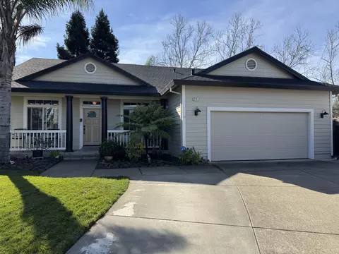 208 Viking Ct, Windsor, CA 95492