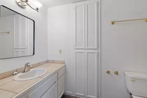 Bath - 14780 Marin Dr, Redding, CA 96003 photo 1 of 3