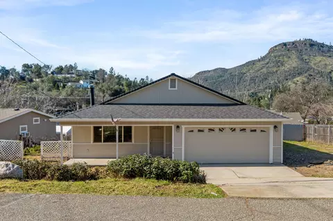 14780 Marin Dr, Redding, CA 96003