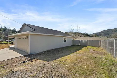 Exterior - 14780 Marin Dr, Redding, CA 96003 photo 8 of 11