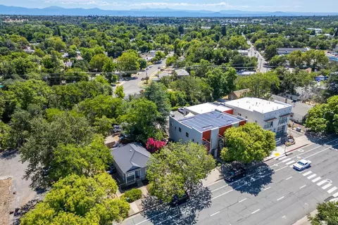 View/Area - 2037 Pine St, Redding, CA 96001 photo 2 of 4