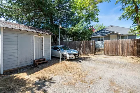 Exterior - 2037 Pine St, Redding, CA 96001 photo 3 of 6