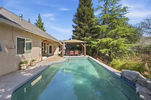 Exterior - 2323 Tradition Way, Redding, CA 96001 photo 4 of 10