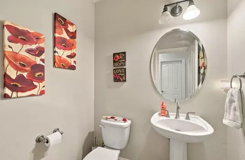 Bath - 2323 Tradition Way, Redding, CA 96001 photo 5 of 6