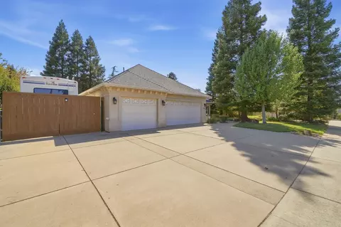 Exterior - 2323 Tradition Way, Redding, CA 96001 photo 10 of 10