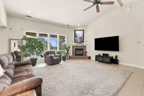Living - 2323 Tradition Way, Redding, CA 96001 photo 2 of 3