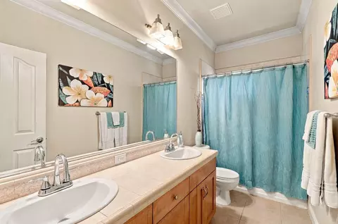 Bath - 2323 Tradition Way, Redding, CA 96001 photo 6 of 6