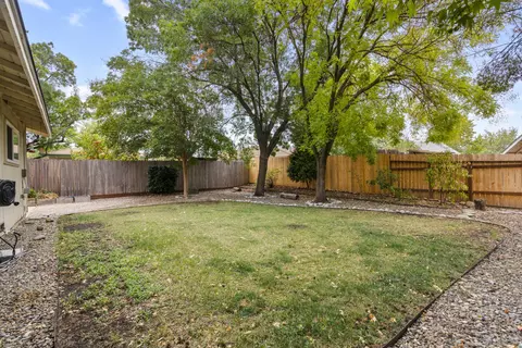 Exterior - 5637 Cascade Dr, Redding, CA 96003 photo 13 of 13