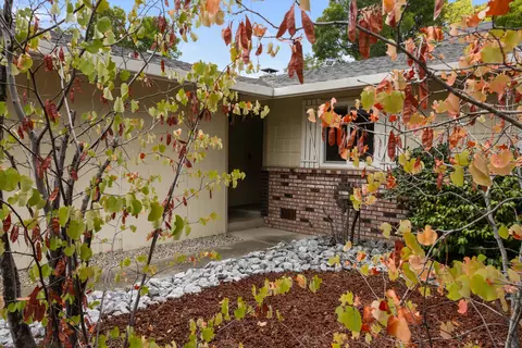 Exterior - 5637 Cascade Dr, Redding, CA 96003 photo 4 of 13