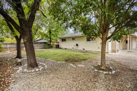 Exterior - 5637 Cascade Dr, Redding, CA 96003 photo 8 of 13