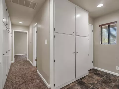 Entry Way - 6905 Scotview Ln, Anderson, CA 96007 photo 5 of 5