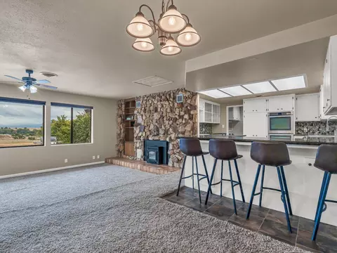 Living - 6905 Scotview Ln, Anderson, CA 96007 photo 5 of 12