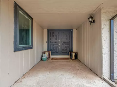 Entry Way - 6905 Scotview Ln, Anderson, CA 96007 photo 1 of 5
