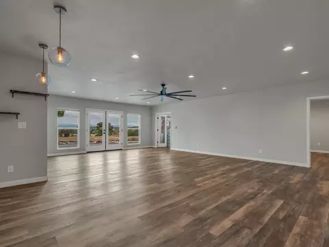 Living - 6905 Scotview Ln, Anderson, CA 96007 photo 12 of 12