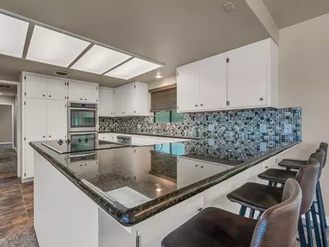 Kitchen - 6905 Scotview Ln, Anderson, CA 96007 photo 2 of 6
