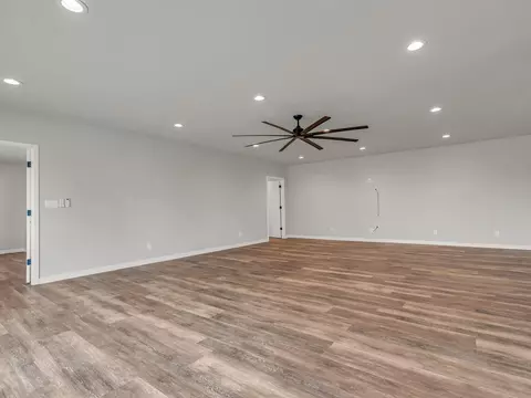Living - 6905 Scotview Ln, Anderson, CA 96007 photo 8 of 12