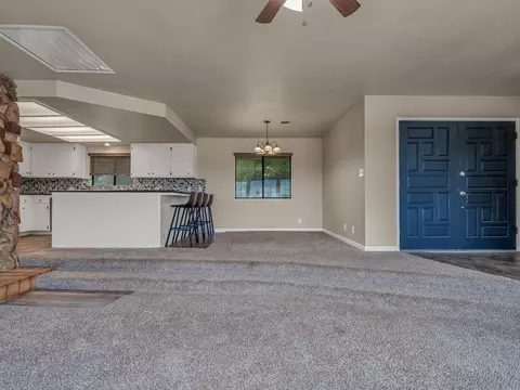 Living - 6905 Scotview Ln, Anderson, CA 96007 photo 3 of 12