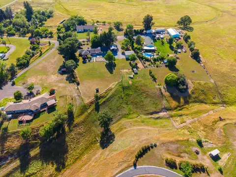 View/Area - 6905 Scotview Ln, Anderson, CA 96007 photo 7 of 8