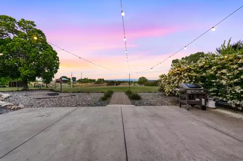 Exterior - 6905 Scotview Ln, Anderson, CA 96007 photo 6 of 15