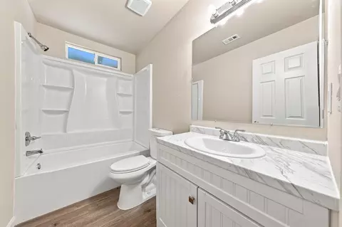 Bath - 2460 N Bonnyview Rd, Redding, CA 96001 photo 1 of 2